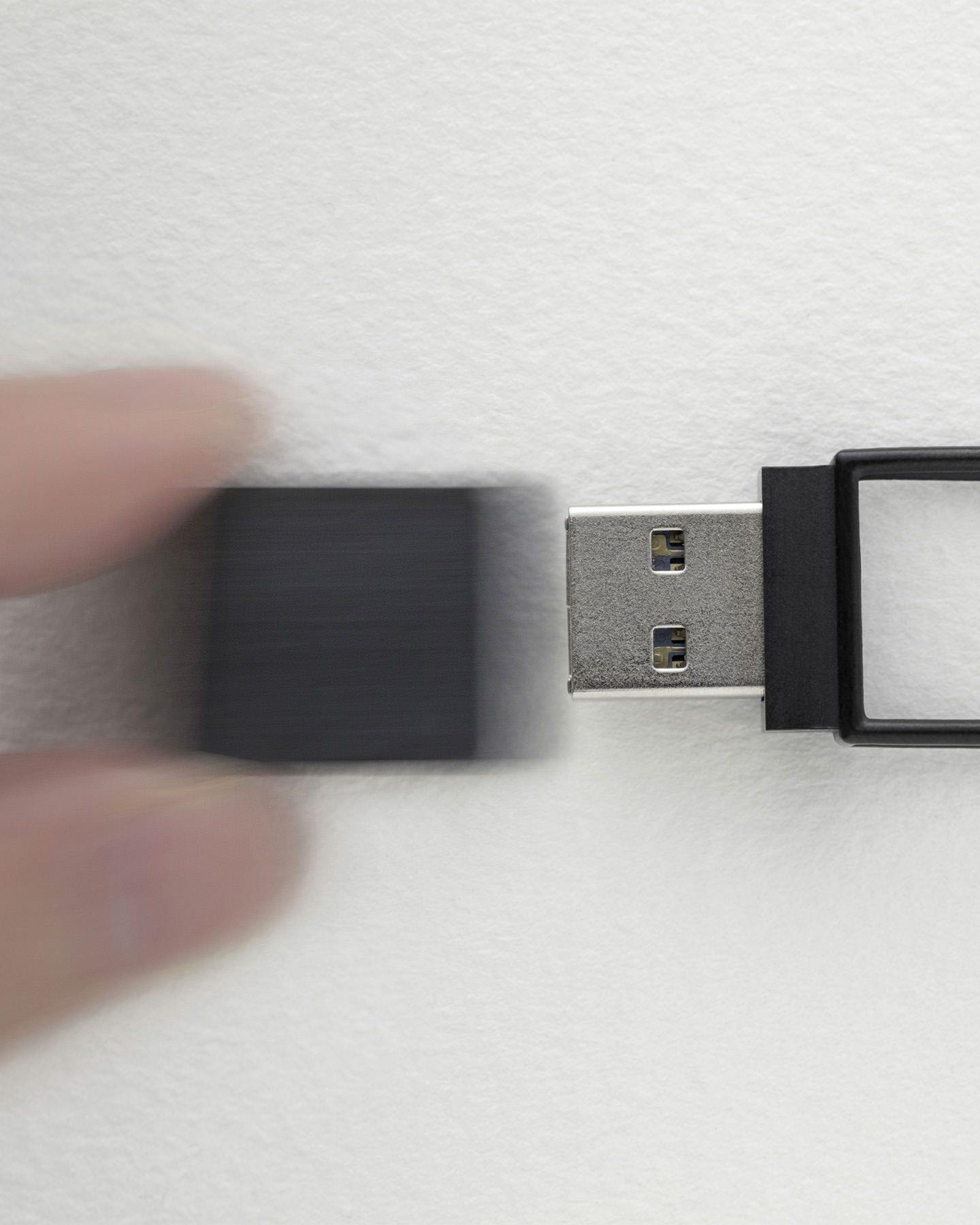EMPTY MEMORY STRUCTURE Pen Drive - Beyond Object