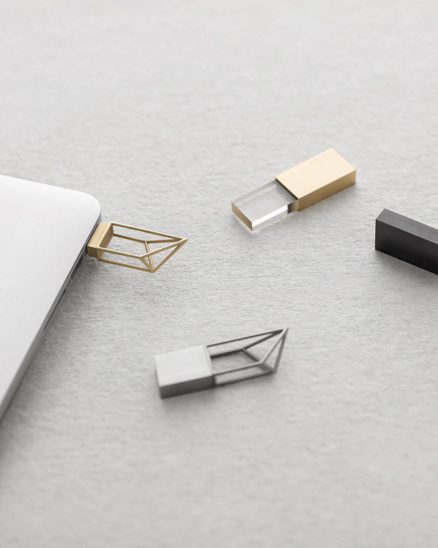 EMPTY MEMORY STRUCTURE Pen Drive - Beyond Object